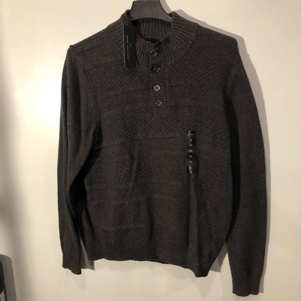 Marc Anthony v neck button up